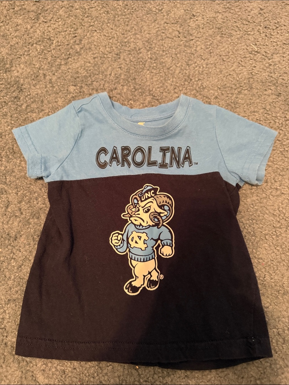 UNC-short/sleeve infant tee shirt. Good condition. Size Infant 6-12 months$10